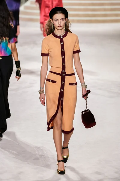 Look 32